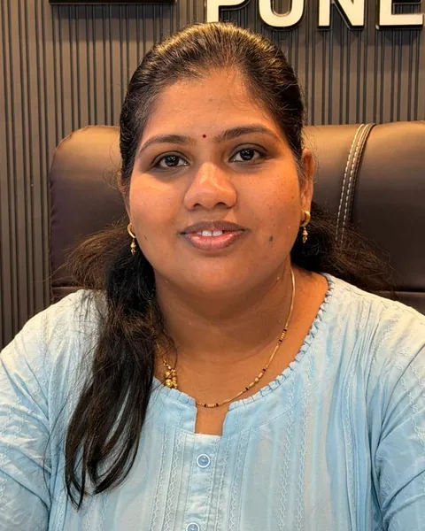 Rajshri Londhe, Co-Founder & Business Partner, at the iPhone Fixer shop in Pune